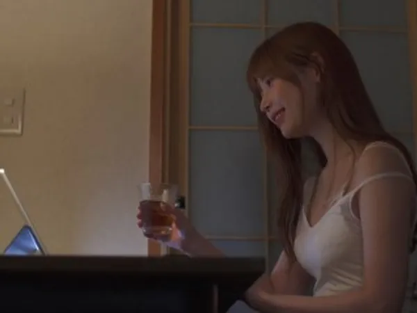 toilet sex Tiết lộ mật khẩu laptop, vợ trẻ mình đồng nghiệp tống tình